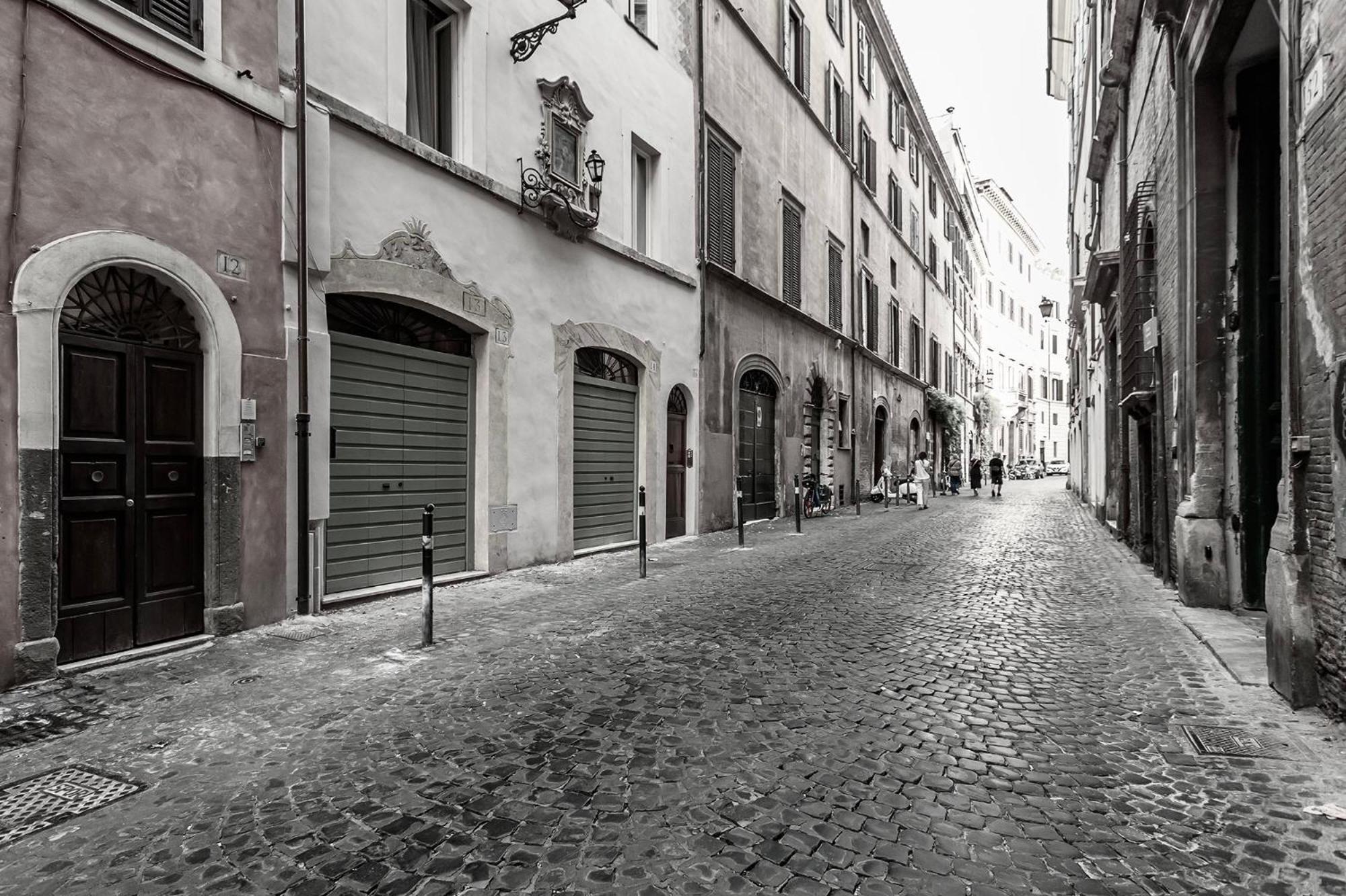 Old Monserrato In Campo De' Fiori Rome Luaran gambar