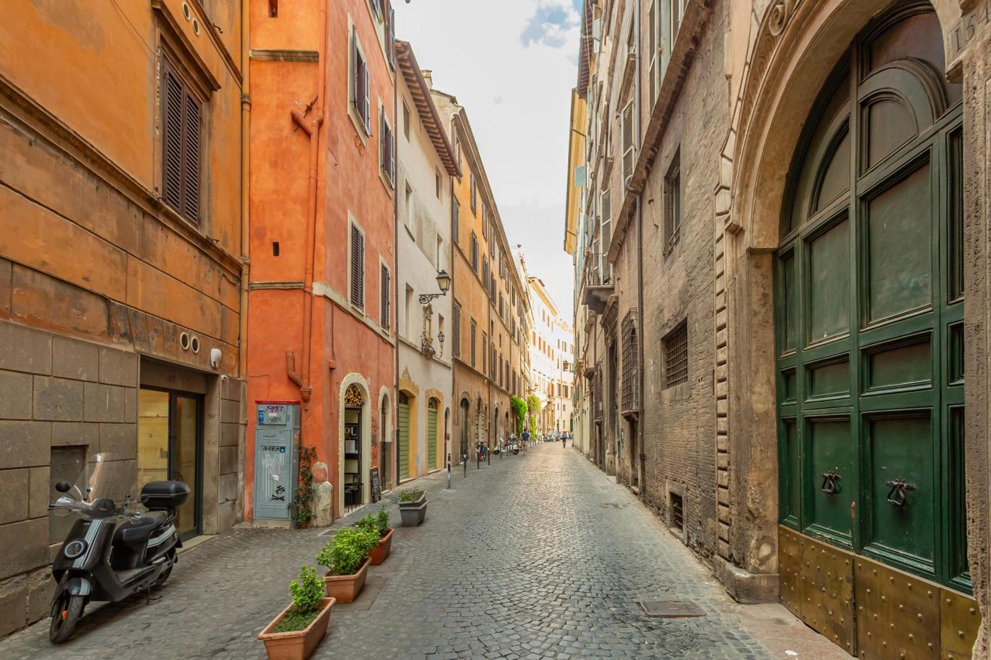 Old Monserrato In Campo De' Fiori Rome Luaran gambar